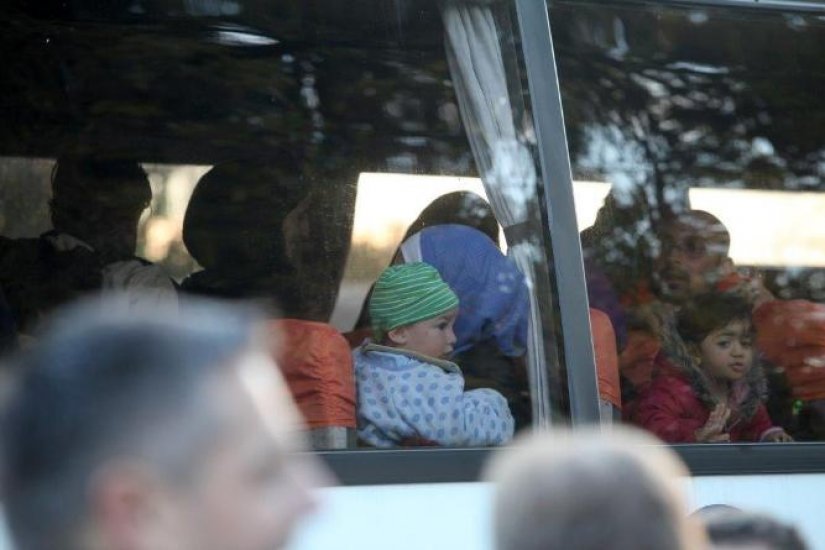 U Sloveniju su rano ujutro propušteni tek žene i djeca