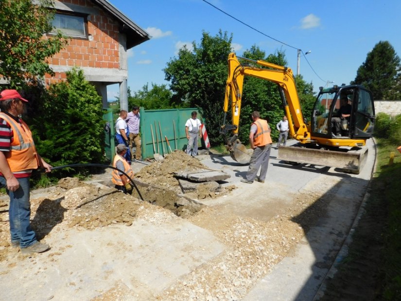 Nastavljaju se radovi na zamjeni vodovodnih cijevi u ulici Halić