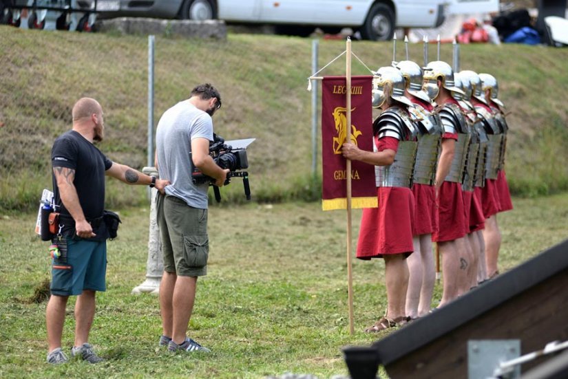 FOTO: Na rimskim iskopinama Varaždinskih Toplica britanski Mastershef u emisiji Croatia`s Finest pripremao krvavice