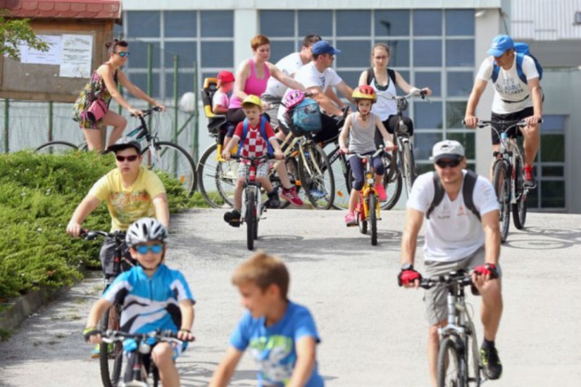 Na biciklijadi u Petrijancu se natjecali i u najsporijoj vožnji biciklom