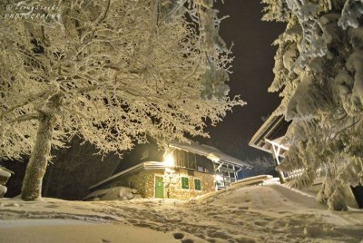 FOTO Zimska noćna bajka na smrznutom i snijegom zatrpanom vrhu Ivančice