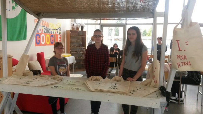 FOTO Za manje otpada: Učenici I. OŠ Varaždin šivali i oslikavali platnene vrećice