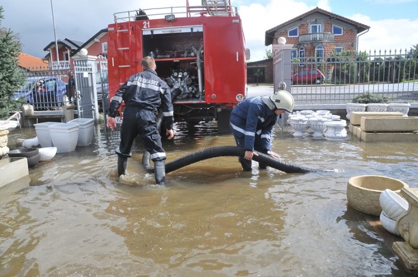 Zbog naglog otapanja snijega, vatrogasci izbacivali vodu u Lepoglavi, Ludbregu, Vinici, Varaždinskim Toplicama…