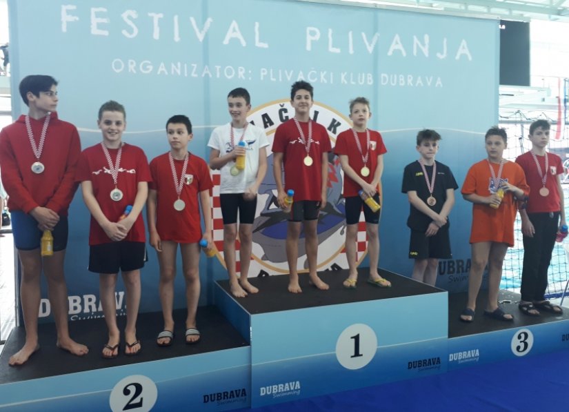 Rekordnih 16 medalja i 76 osobnih rekorda za PK Barok na 6. Festivalu plivanja