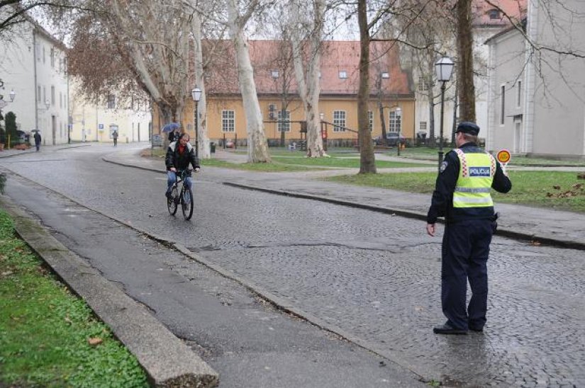 Policija u petak ujutro pojačano nadzire pješake i bicikliste