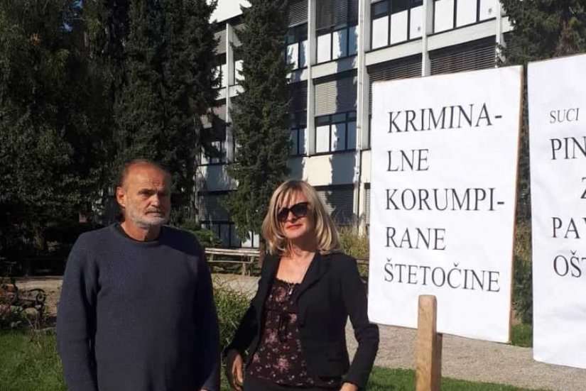 Knapić, koji i dalje prosvjeduje ispred suda, piše Državnom sudbenom vijeću