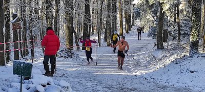 FOTO Lijep zimski dan potaknuo je mnoge na Ivančicu, među njima i trkače zimske lige