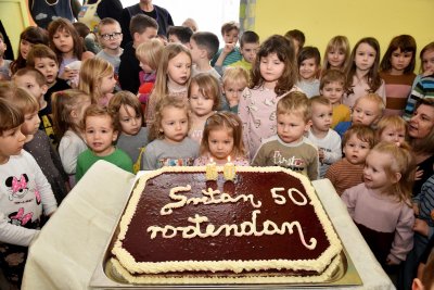 Vrtić u Trakošćanskog proslavio 50. rođendan: uz himnu za veliki jubilej stigla i slasna torta!