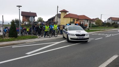 Na parkiralištu kod sportske dvorane na startu Bajkmanije bilo je 90 biciklista