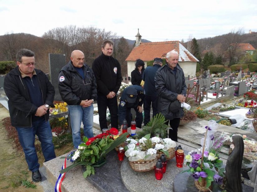 Ivanečki branitelji odali počast na grobljima u Kamenici i Lepoglavi