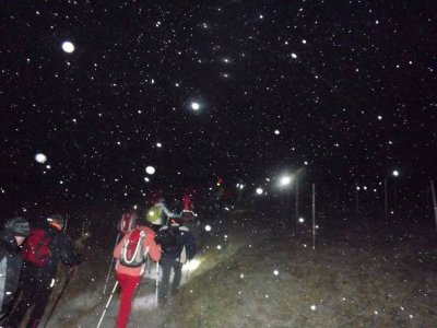 FOTO: Više od 150 planinara na noćnom usponu na Ivančicu