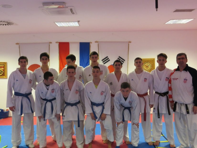 Pripreme hrvatske mlađeseniorske i juniorske karate reprezentacije u Varaždinu