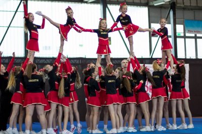 Cheerleadersice “Bravo” zlatne u Ljubljani