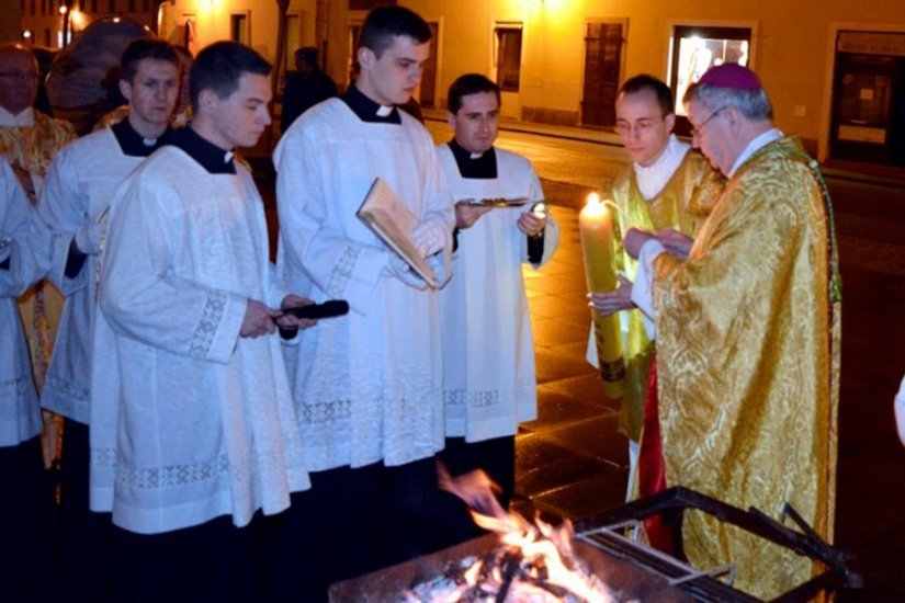 Vazmeno bdjenje proslavljeno u u katedrali Uznesenja BDM u Varaždinu