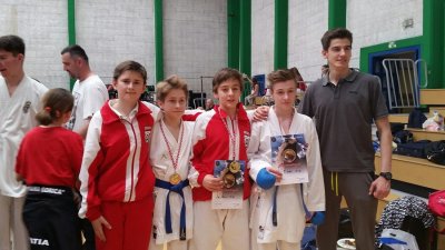 Šestero članova Karate kluba Varaždin osvojilo pet odličja  u Zagrebu