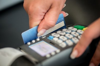 25-godišnjakinja ukrala kreditnu karticu i potrošila 16 tisuća kuna