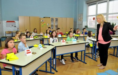 FOTO: Prva osnovna škola Varaždin veselo dočekala svoje prvašiće