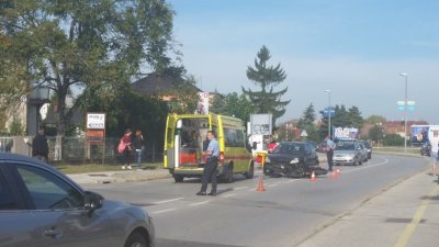 FOTO Supilova ul.: Sudarili se auto i motocikl, promet otežan