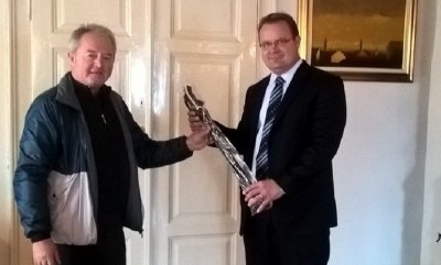 Varaždinskom gradonačelniku uručeni štapovi za nordijsko hodanje