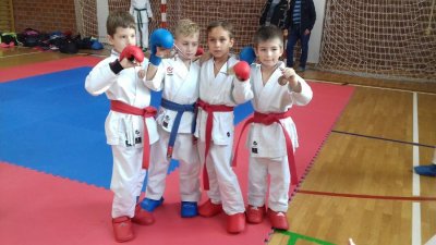 Članovi ivanečkog karate kluba uspješni u 1. kolu županijske lige u borbama i katama