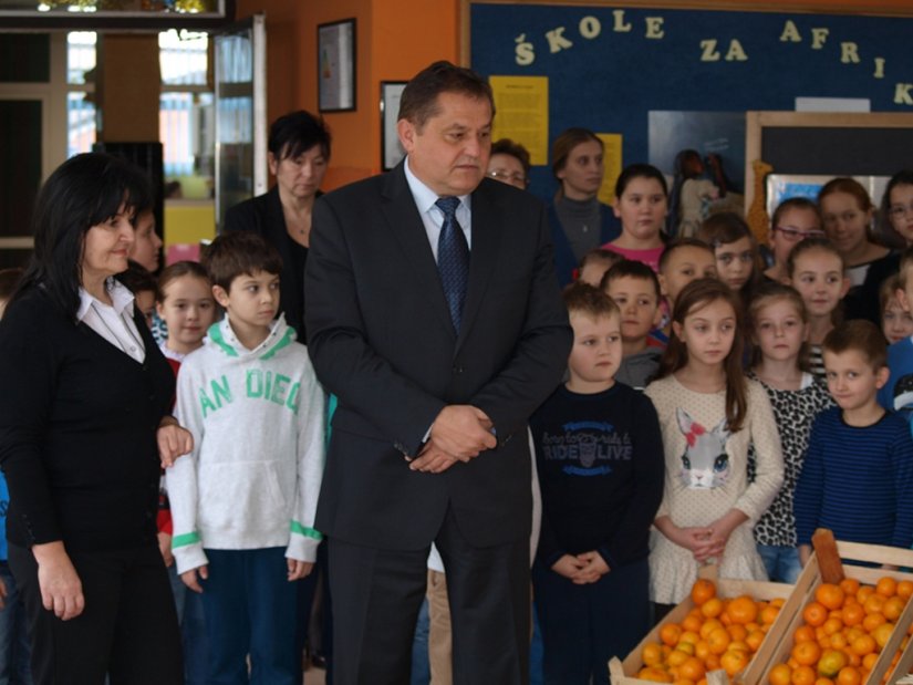 FOTO Čak 320 kg mandarina za učenike i vrtićarce iz Trnovca Bartolovečkog