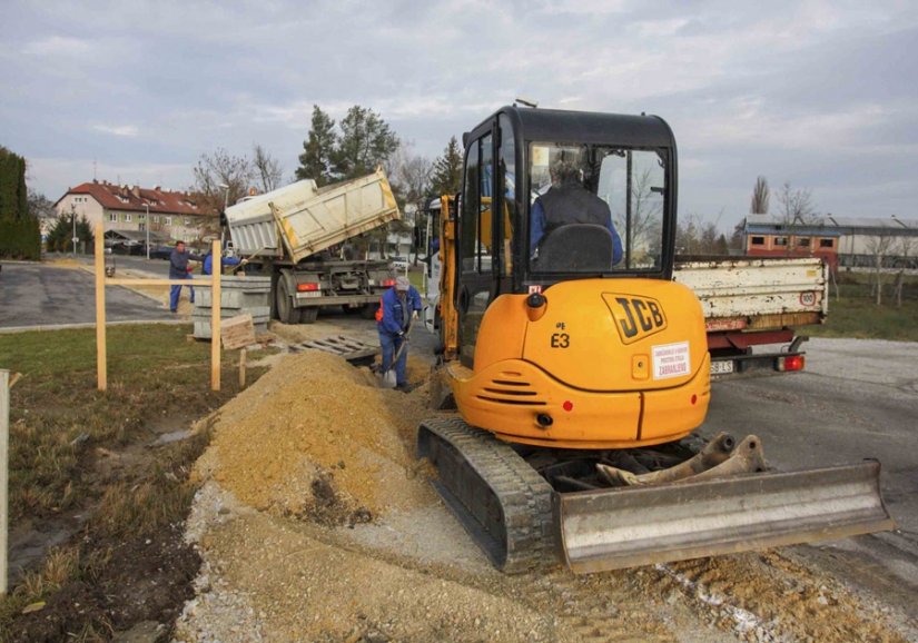 U Rudarskoj ulici u tijeku su radovi na gradnji nogostupa