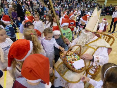 Sveti Nikola podijelio više od 500 darova mališanima Općine Cestica