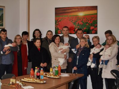 FOTO Općina Trnovec Bartolovečki podijelila 12 novih naknada za bebe