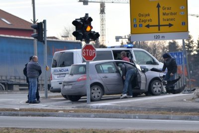 Sudar dva auta na križanju Koprivničke i Međimurske ulice