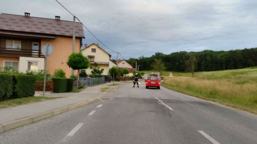 U Gornjem Knegincu nesreća sa 7 ozlijeđenih, u Mađarevu motociklist sletio s ceste
