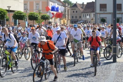 FOTO: Sve više poklonika rekreacije i zdravog načina života bicikliralo od Varaždina do Zelendvora