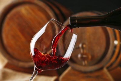 Šezdesetosmogodišnjaku iz podruma kuće u Donjoj Voći ukradeno vino