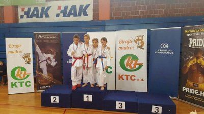 Tri zlata za ivanečki klub na karate turniru u Križevcima
