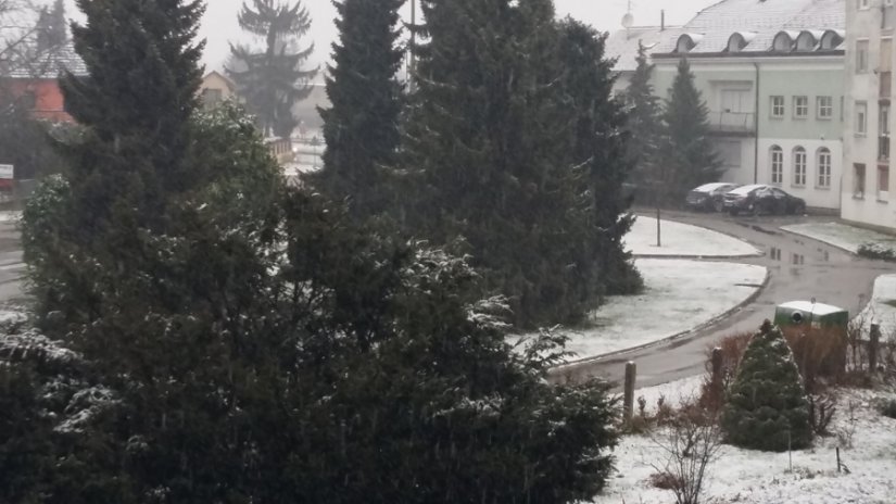 Nakon proljetnog siječnja, Varaždin se jutros probudio sa snježnom dekoracijom