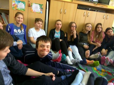 FOTO Osnovnoškolci iz Vidovca dali podršku svojem kolegi Kimiju Đurasu s Down sindromom