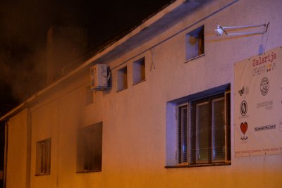 Požar u Miškininoj izbio zbog papira koji se, ostavljen pored peći za keramiku, zapalio
