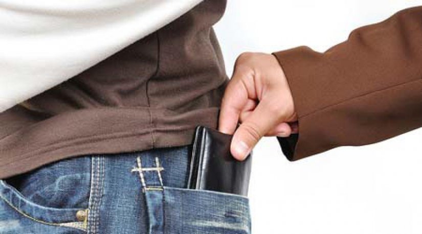 Lopov ženi u trgovini u Koprivničkoj u Varaždinu iz džepa ukrao novčanik