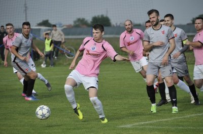 Županijski i lokalni derbi u Nedeljacu između istoimenog domaćina i Plitvice iz Gojanca završio je bez golova