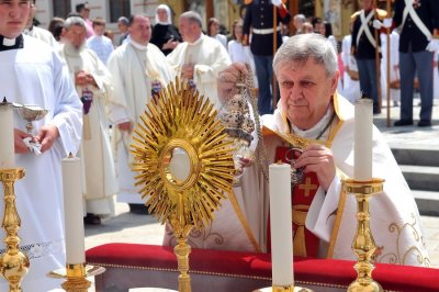 Na Tijelovo misno slavlje u katedrali i svečana Tijelovska procesija ulicama Varaždina
