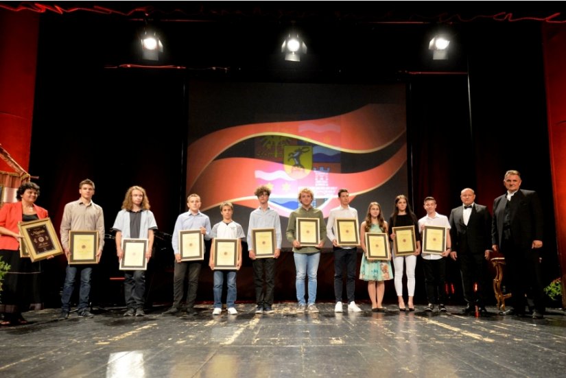 Nagrade učenicima koji su ostvarili rezultate na međunarodnim natjecanjima