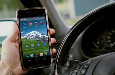 Policija u srijedu nadzire koristite li mobitel i pojas u vožnji, ali i nagrađuje uzorne vozače