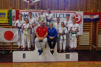 Članovi Karate kluba AIK iz Varaždinskih Toplica na Damashi kupu u Mađarskoj