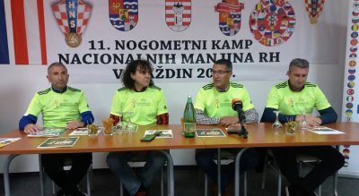 Toti Dedić,Veldin Karić, Ivan Novak i Elmir Mehmedović (s lijeva) na današnjoj konferenciji za novinare u ŽNS-u