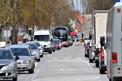 Blagdanske gužve na cestama, policija poziva na oprez i poštivanje prometnih propisa