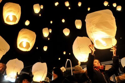 FOTO: Lampioni dobrih želja zagrijali srca i obasjali nebo nad Varaždinom