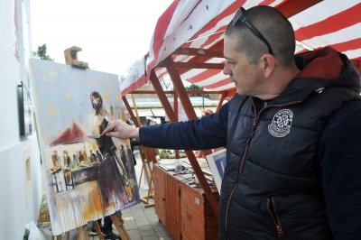 FOTO: Varaždinski umjetnici uživo slikali na Gradskoj tržnici