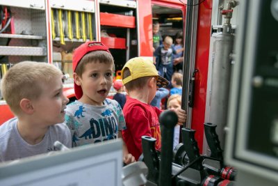 FOTO Vatrogasci i hitna oduševili mališane u Svibovcu Podravskom i Sračincu
