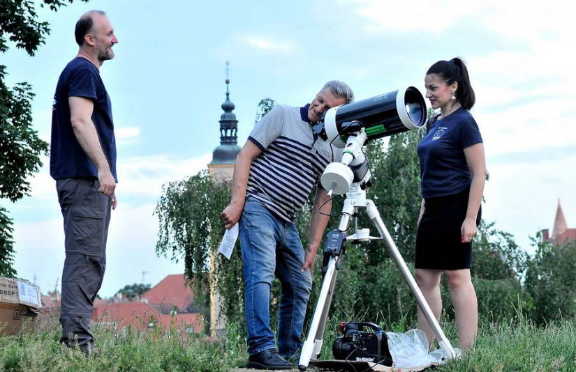 FOTO: Zanimljivim pričama i promatranjem neba Varaždinci obilježili prvi dan ljeta
