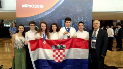 Prvogimnazijalac Janko Vrček osvojio brončanu medalju na Međunarodnoj fizičkoj olimpijadi!