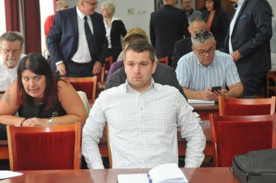 Mladenović: Postavljen mi je ultimatum, nastavljam kao nezavisni vijećnik